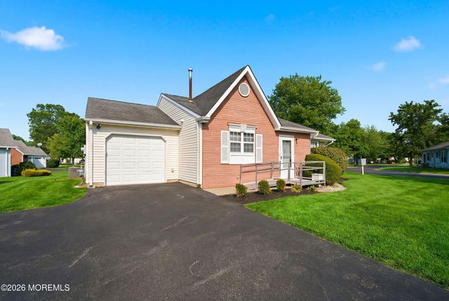 39 Datchet Close, Freehold, NJ 07728