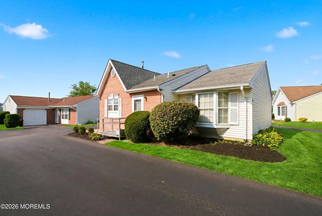 39 Datchet Close, Freehold, NJ 07728