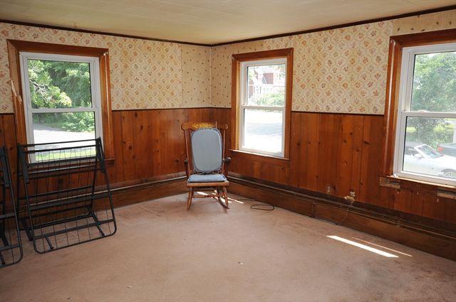 28 Pleasant St, Hanson, MA 02341