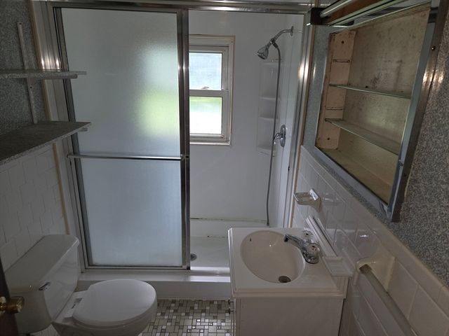28 Pleasant St, Hanson, MA 02341