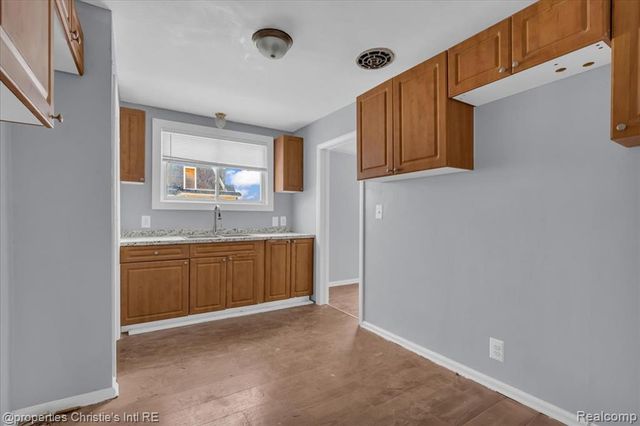 10300 Orangelawn Street, Detroit, MI 48204