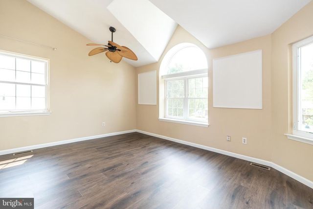 40 PEARL DR, Doylestown, PA 18901