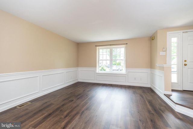 40 PEARL DR, Doylestown, PA 18901