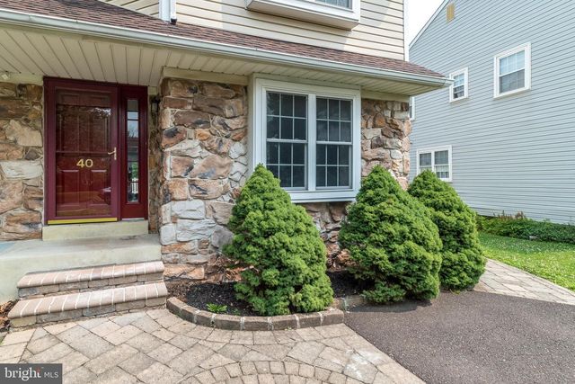 40 PEARL DR, Doylestown, PA 18901