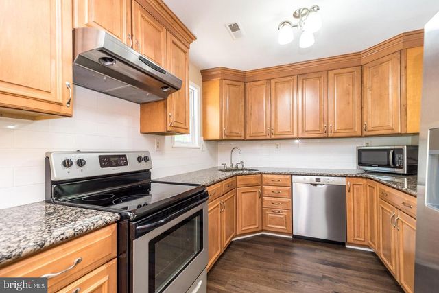 40 PEARL DR, Doylestown, PA 18901