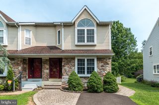 40 PEARL DR, Doylestown, PA 18901