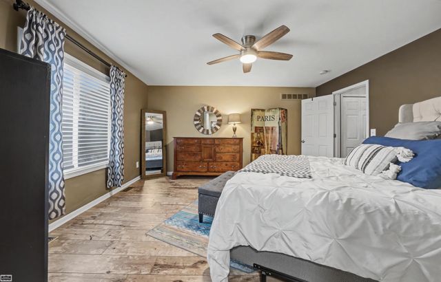 50492 Alden Drive, Macomb Twp, MI 48044