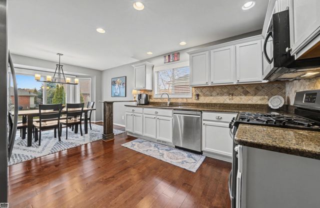50492 Alden Drive, Macomb Twp, MI 48044