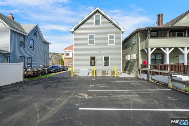 532 Ringwood Avenue B, Wanaque, NJ 07465