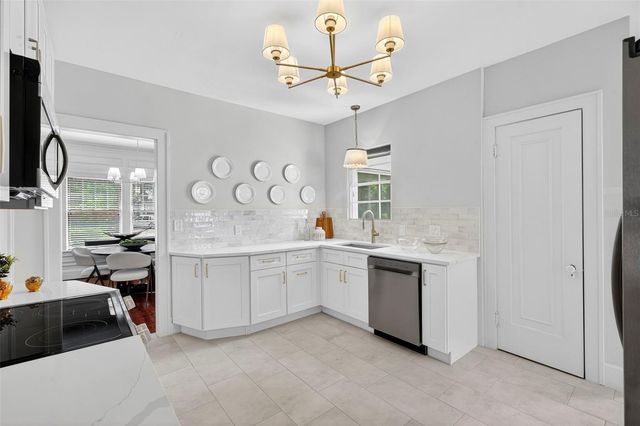 7602 DARTMOUTH AVENUE N, St Petersburg, FL 33710