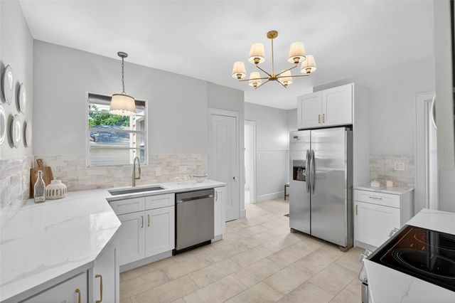 7602 DARTMOUTH AVENUE N, St Petersburg, FL 33710