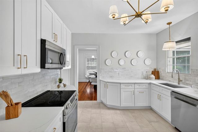 7602 DARTMOUTH AVENUE N, St Petersburg, FL 33710