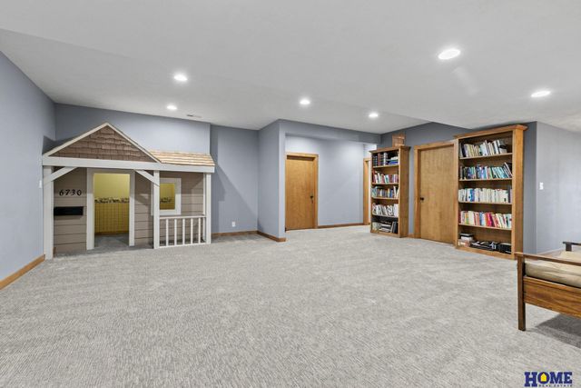 6730 Wildrye Road, Lincoln, NE 68521