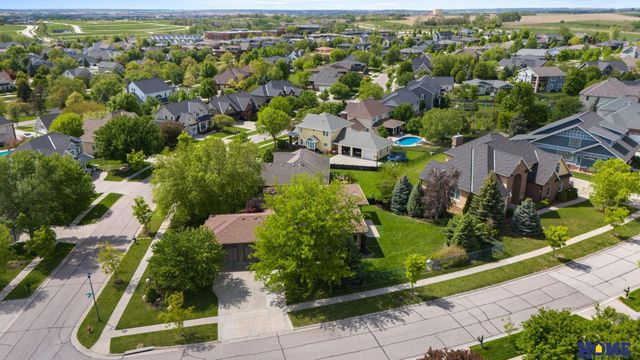 6730 Wildrye Road, Lincoln, NE 68521