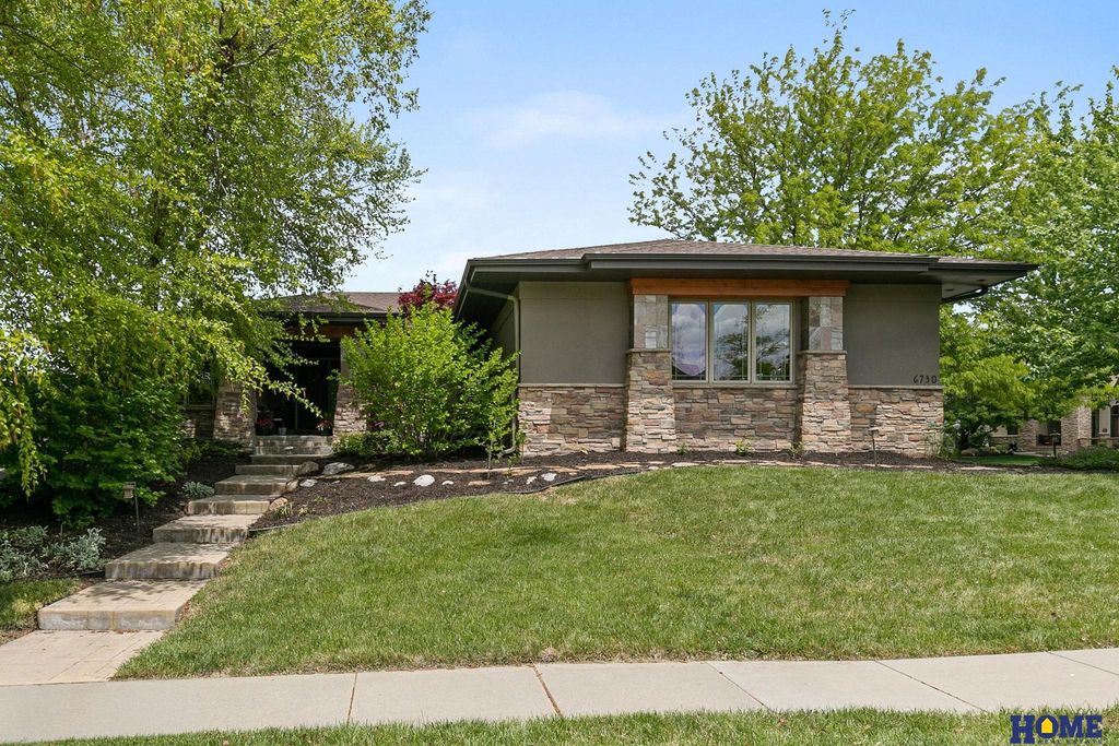 6730 Wildrye Road, Lincoln, NE 68521