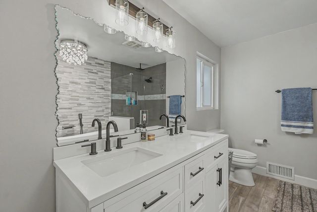 3012 Vermont Street NE, Albuquerque, NM 87110