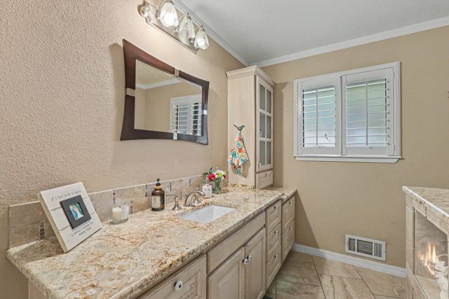 3012 Vermont Street NE, Albuquerque, NM 87110