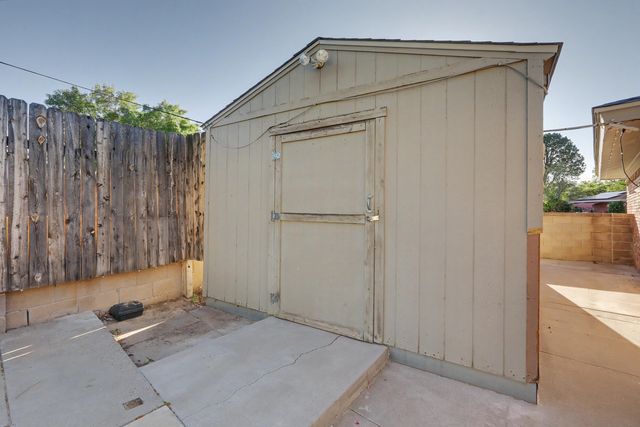 3012 Vermont Street NE, Albuquerque, NM 87110