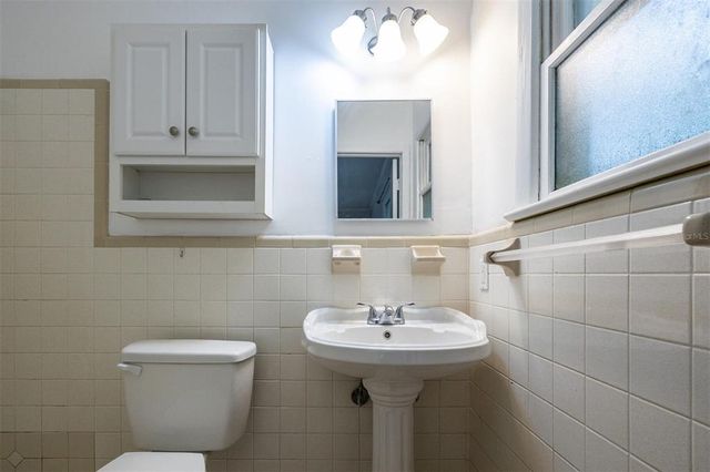 1404 NW 10TH AVENUE, Gainesville, FL 32605