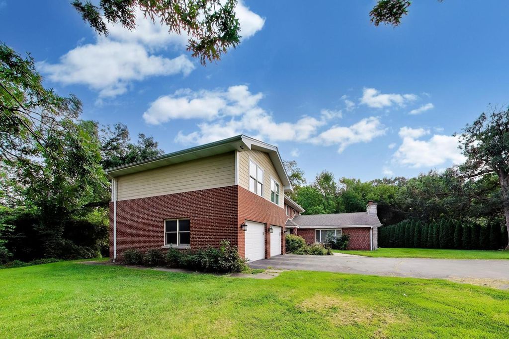 16W270 94th Place, Burr Ridge, IL 60527 — photo 3