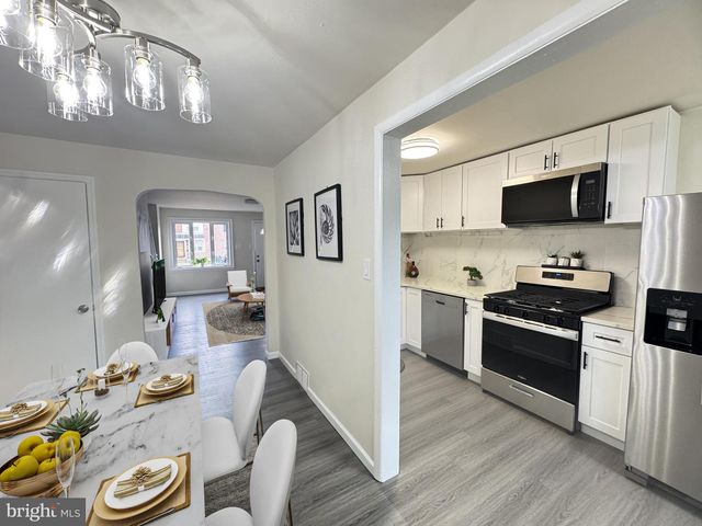 2098 KENT RD, Folcroft, PA 19032