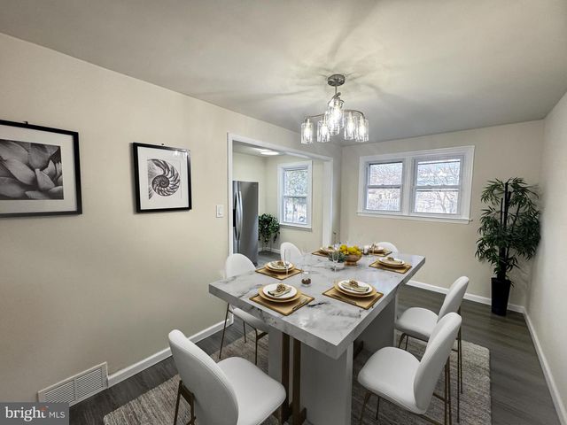 2098 KENT RD, Folcroft, PA 19032