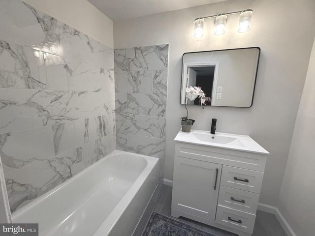 2098 KENT RD, Folcroft, PA 19032