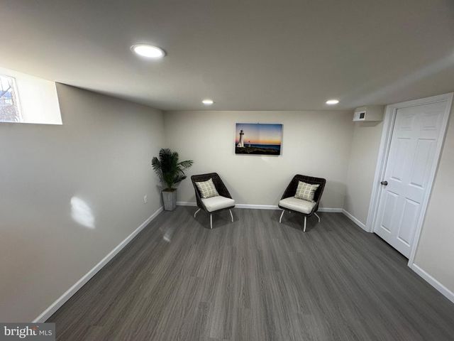 2098 KENT RD, Folcroft, PA 19032