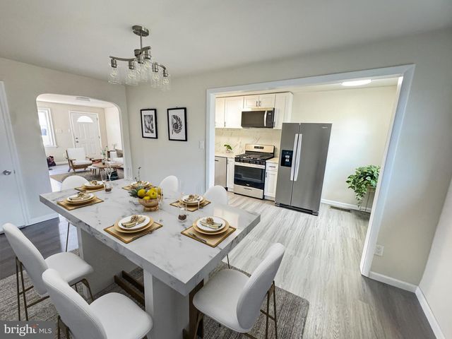 2098 KENT RD, Folcroft, PA 19032