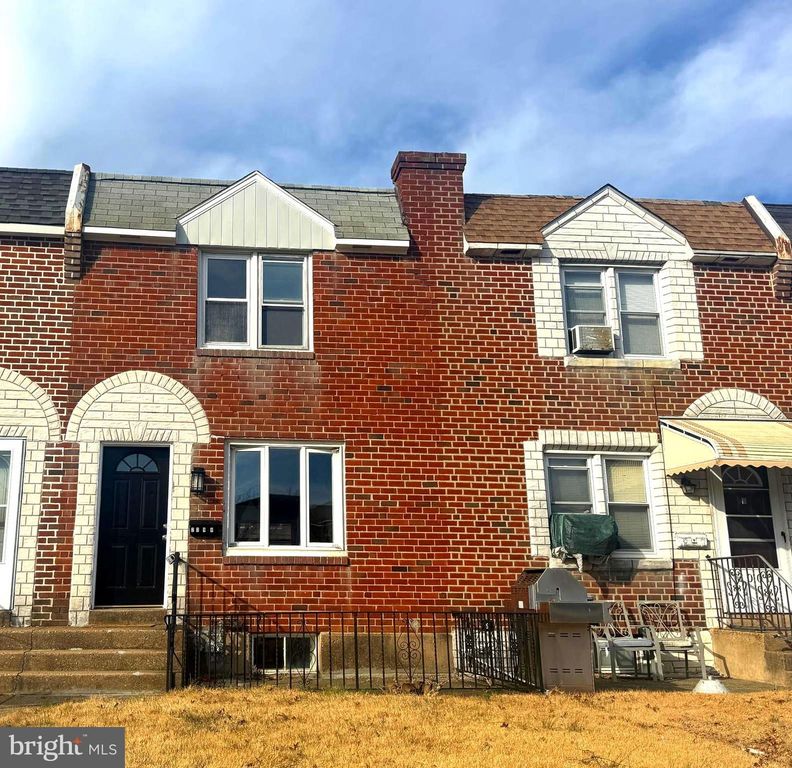 Image 1 of property listing at 2098 KENT RD, Folcroft, PA 19032