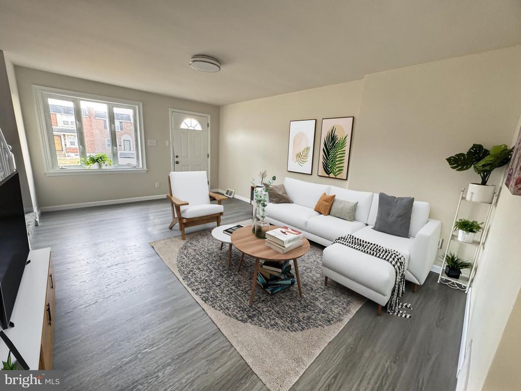 Image 6 of property listing at 2098 KENT RD, Folcroft, PA 19032