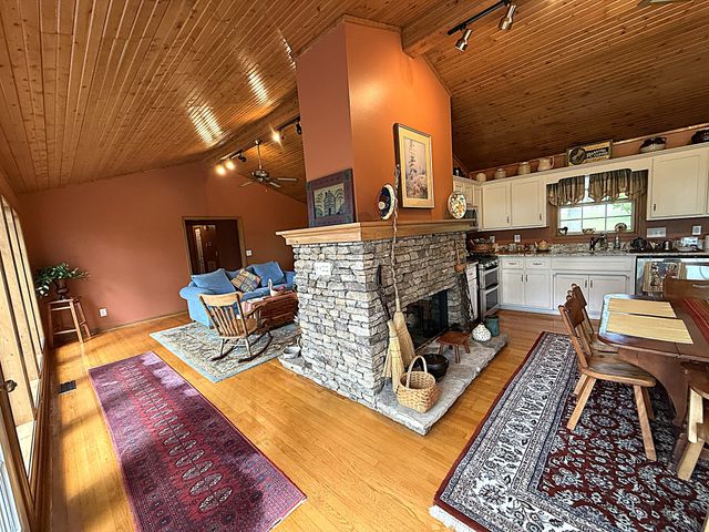 204 Red Bud Dr, Smithville, TN 37166