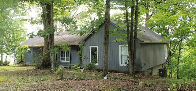 204 Red Bud Dr, Smithville, TN 37166