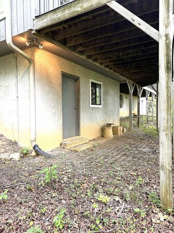 204 Red Bud Dr, Smithville, TN 37166