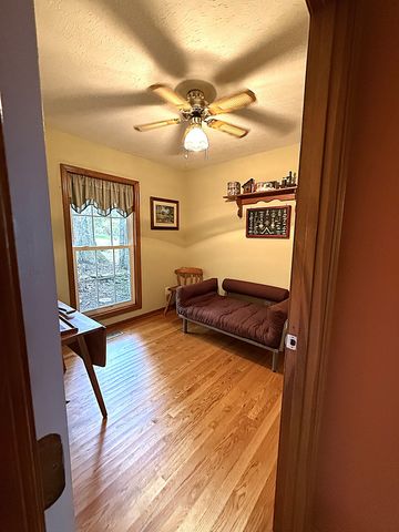204 Red Bud Dr, Smithville, TN 37166