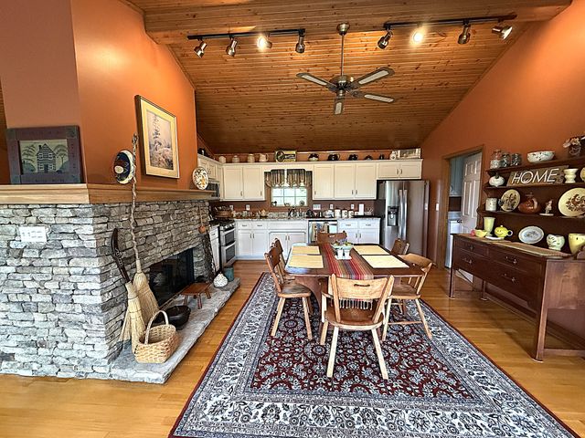 204 Red Bud Dr, Smithville, TN 37166