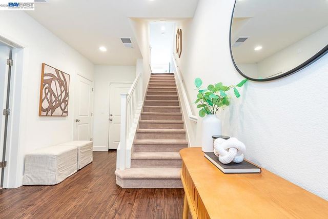 33479 Alvarado Niles Rd, Union City, CA 94587