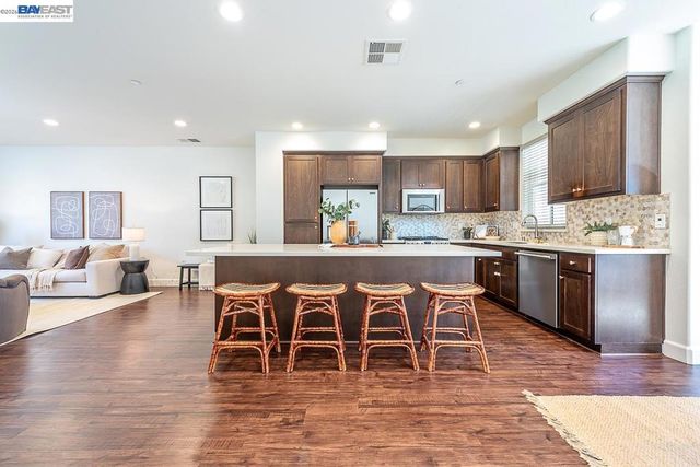 33479 Alvarado Niles Rd, Union City, CA 94587