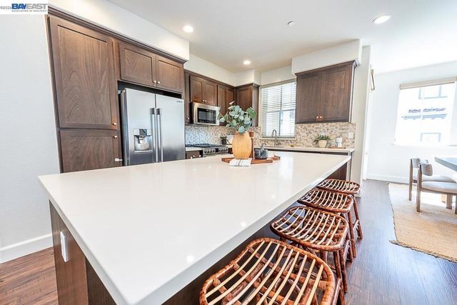 33479 Alvarado Niles Rd, Union City, CA 94587