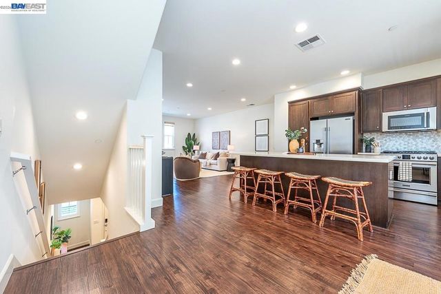 33479 Alvarado Niles Rd, Union City, CA 94587