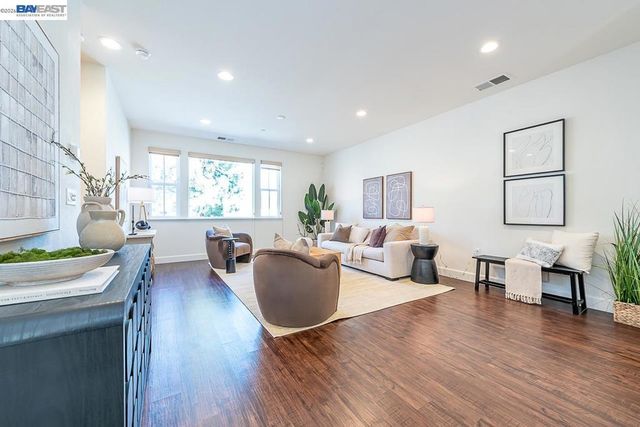 33479 Alvarado Niles Rd, Union City, CA 94587