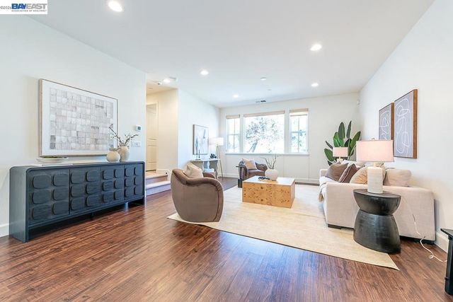 33479 Alvarado Niles Rd, Union City, CA 94587