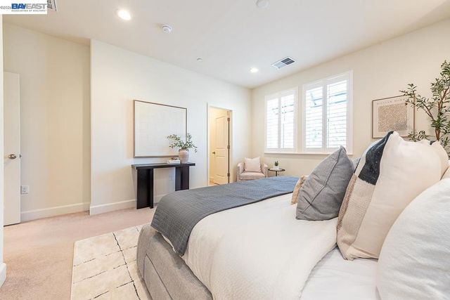 33479 Alvarado Niles Rd, Union City, CA 94587