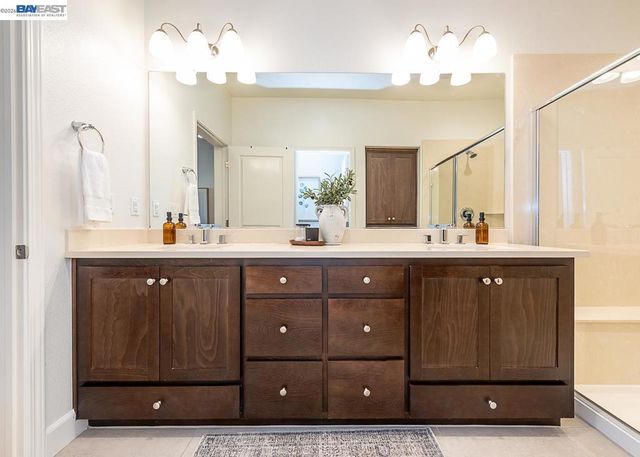 33479 Alvarado Niles Rd, Union City, CA 94587