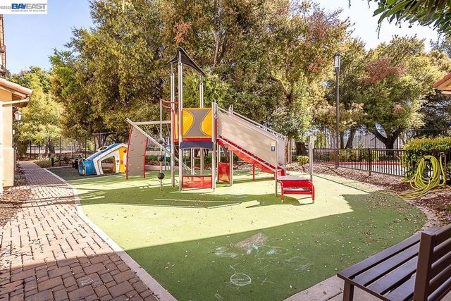 33479 Alvarado Niles Rd, Union City, CA 94587