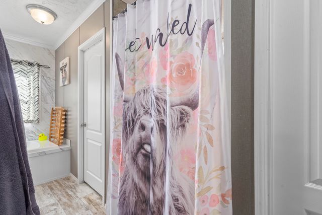 18295 E 1000 Road, Stockton, MO 65785