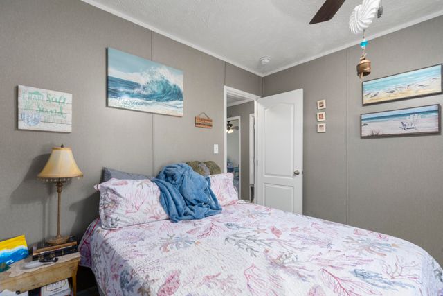 18295 E 1000 Road, Stockton, MO 65785