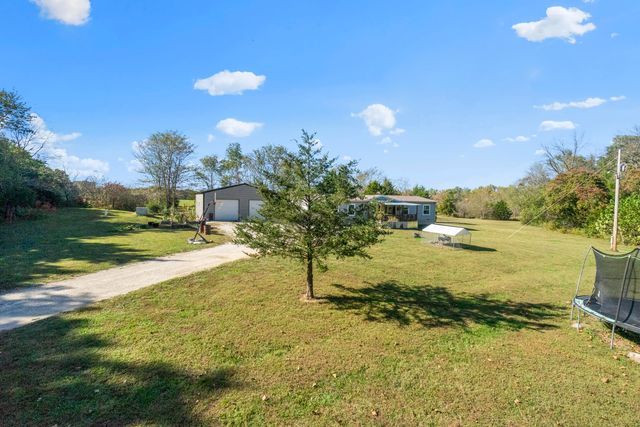 18295 E 1000 Road, Stockton, MO 65785