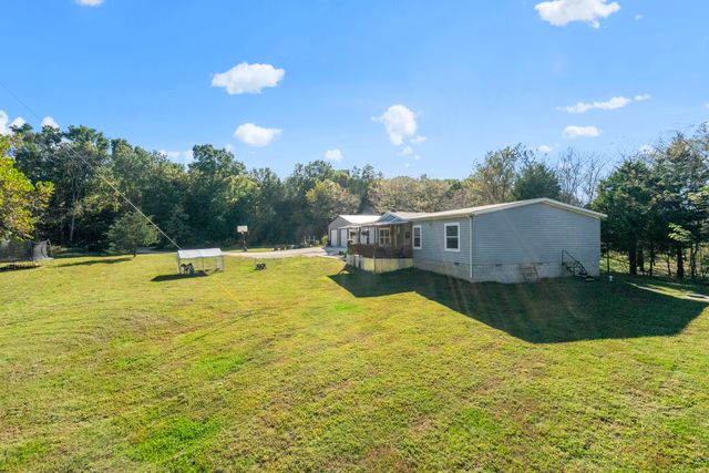 18295 E 1000 Road, Stockton, MO 65785