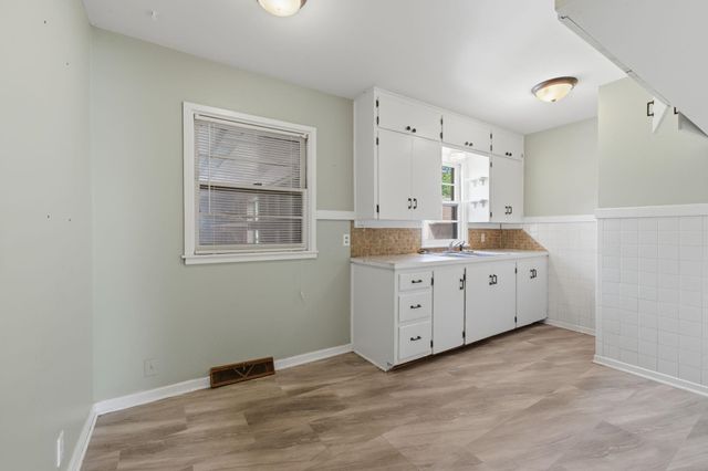 1202 E Del Mar St, Wichita, KS 67216